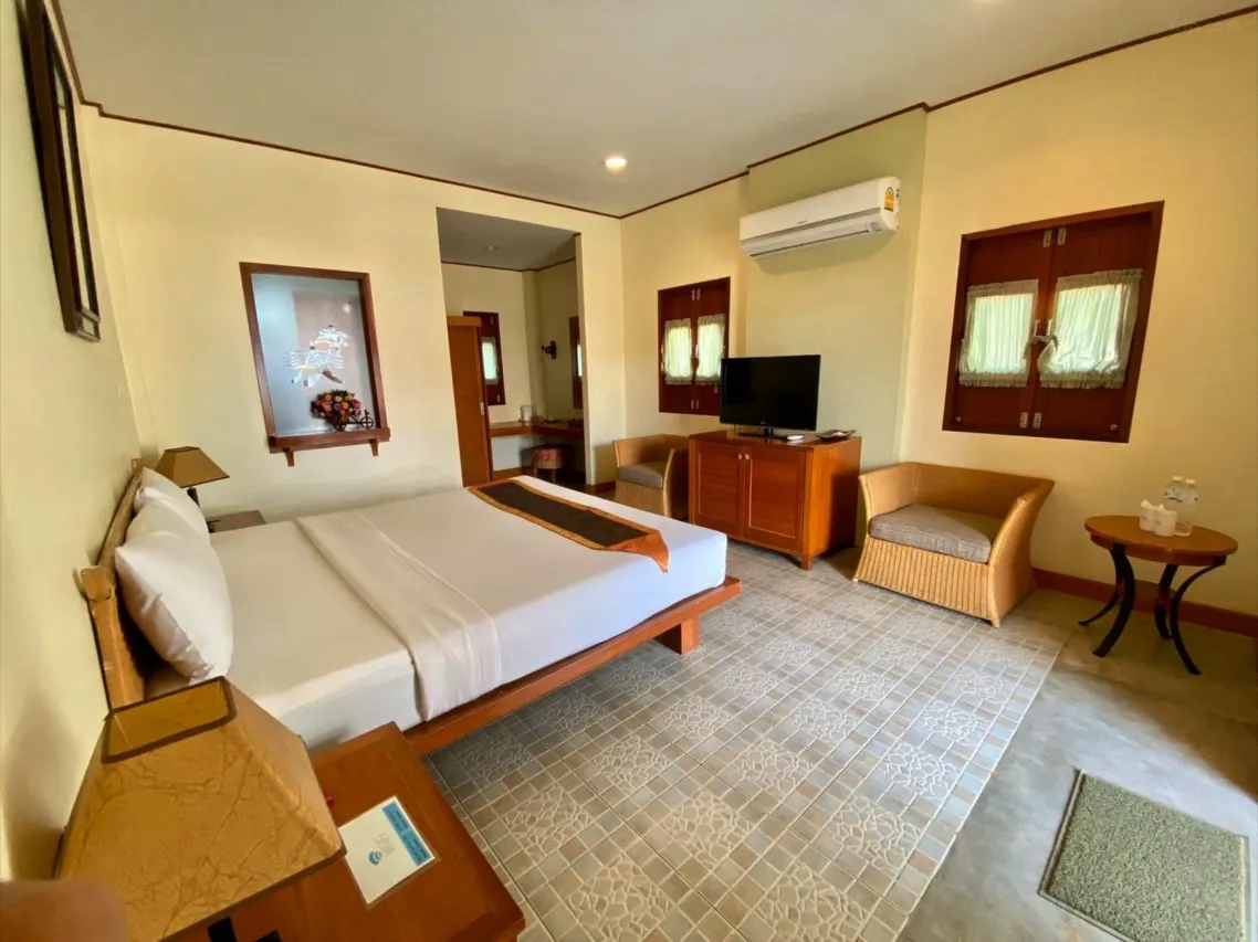 Deluxe Sea View 2