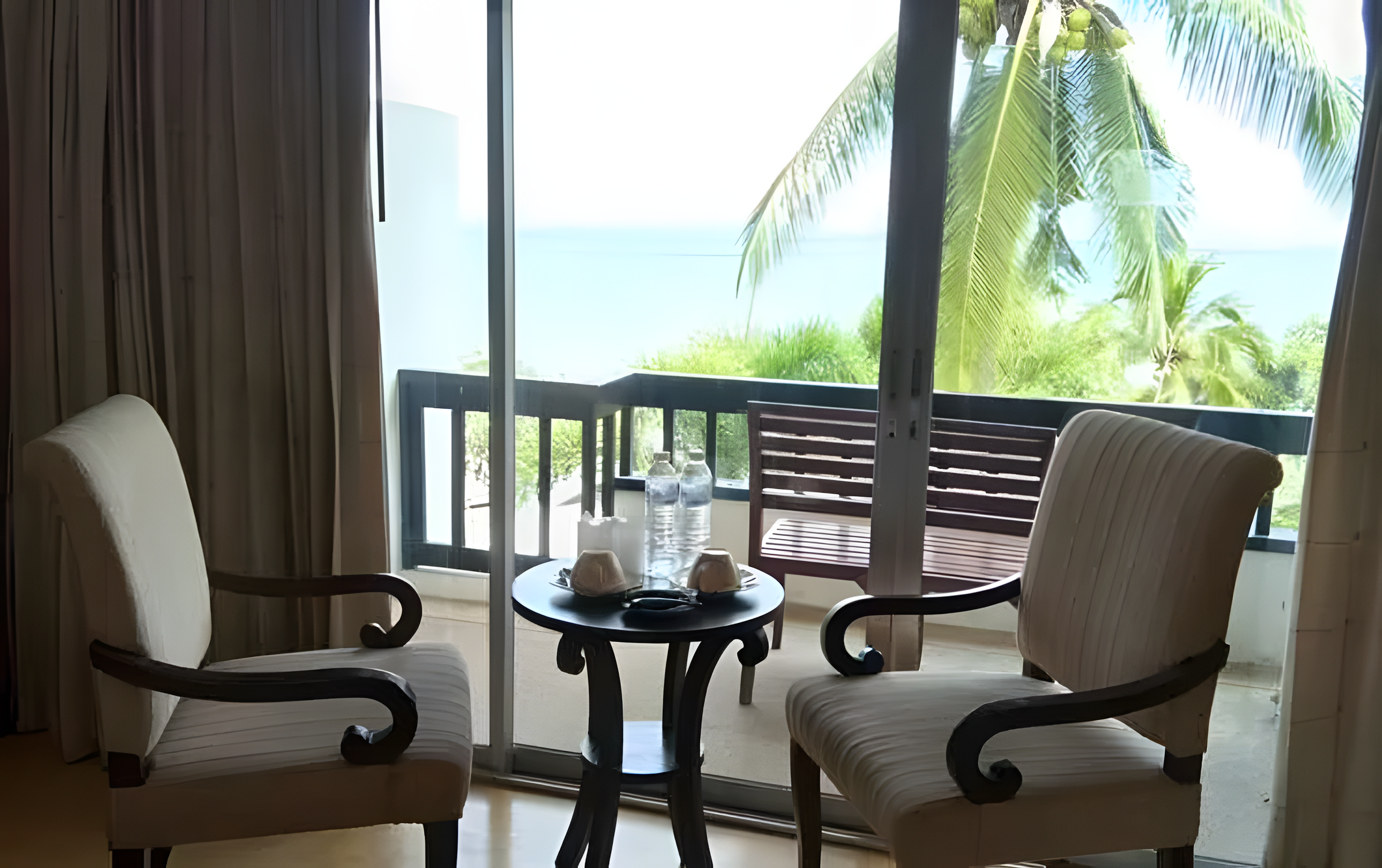 Deluxe Sea View 3